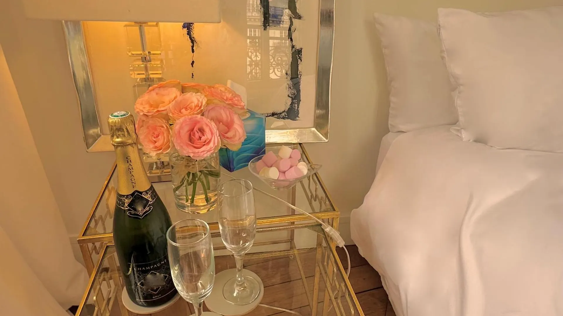 Luxury Apartment With A View Of The Eiffel Tower Paryż